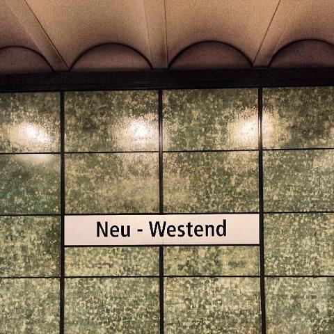 Ahm dahn that west end by Scott Joyce