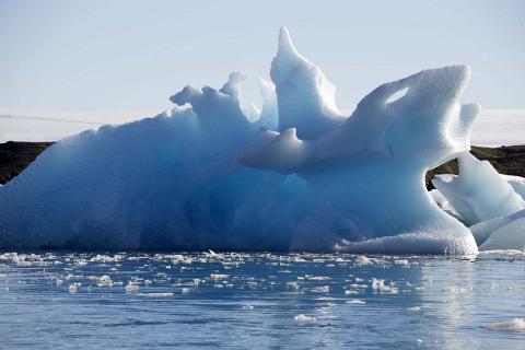 Iceberg in Jökulsárlón by Scott Joyce