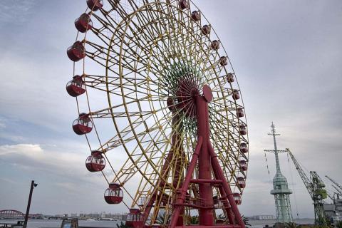 Mosaic Ferris wheel, Kobe. by Scott Joyce