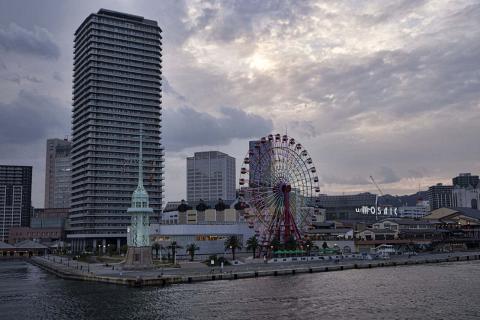 Kobe harbour by Scott Joyce