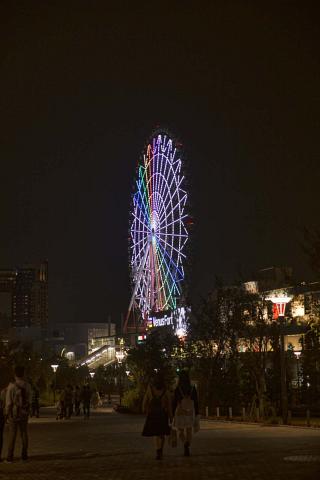 Big Wheel by night by Scott Joyce