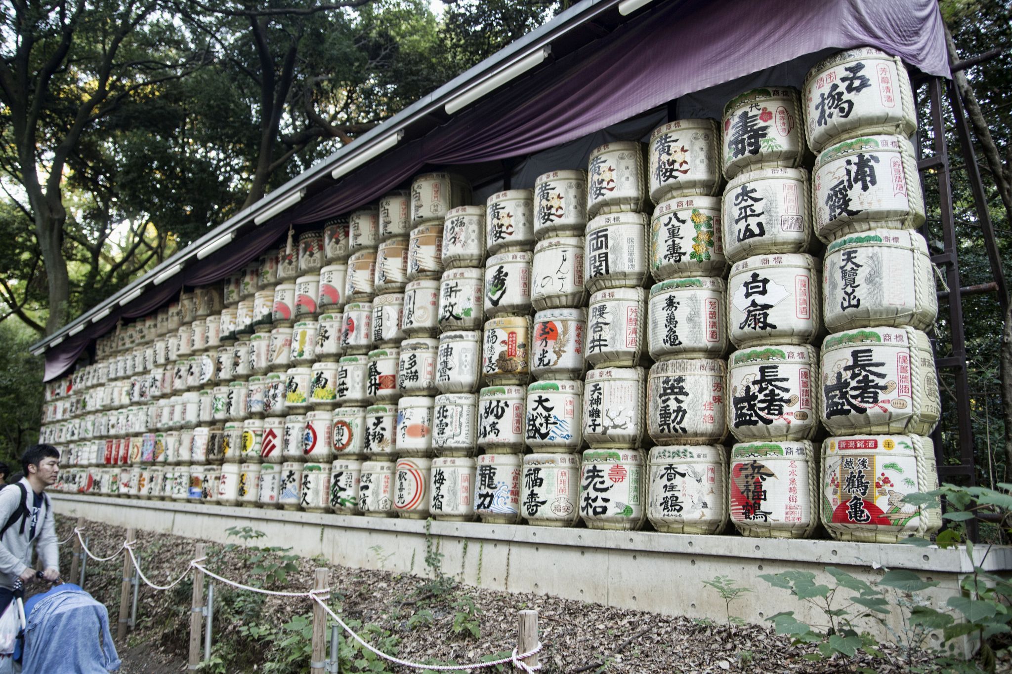 Sake Barrels offered to the Emperor and his consort.